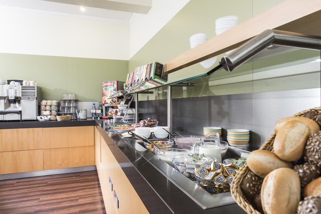 Ibis Kassel Melsungen Otel Restoran fotoğraf